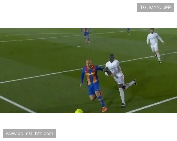 VAR争议再起:本菲卡手球判罚是否过于严厉? VAR争议再起:本菲卡手球判罚是否过于严厉?