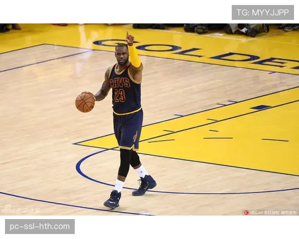 “半场战报:梦想队三分球17中10,客场领先太阳队18分”